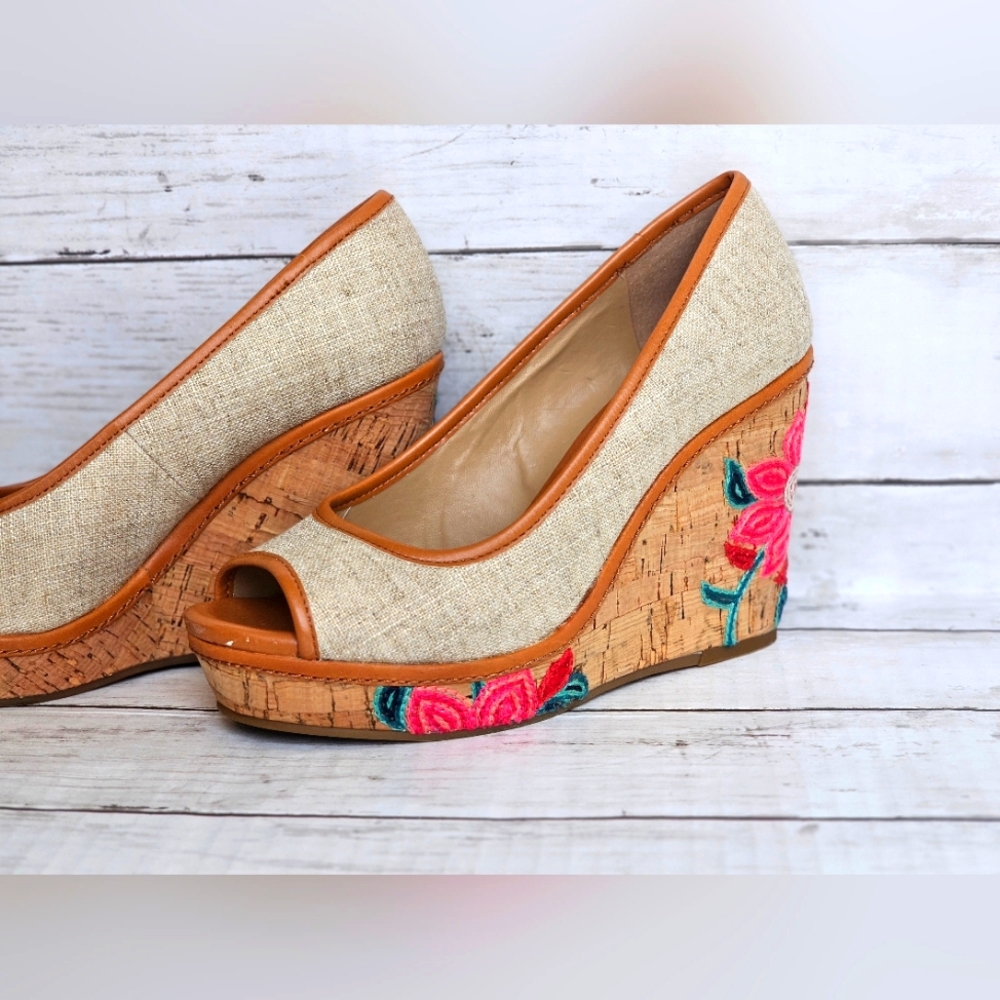 Antonio Melani Embroidered Floral Cork Wedge Sandal Heels Peep Toe Size 7.5M - Picture 16 of 17